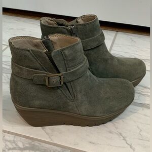 💙 Skechers Ladies Wedge Ankle Boots